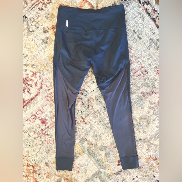 EUC Zella Live In Grey Mesh Legging Size Large - Picture 8 of 10